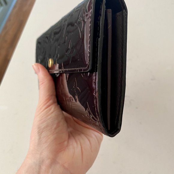 Louis Vuitton Sarah Wallet - Picture 4 of 12